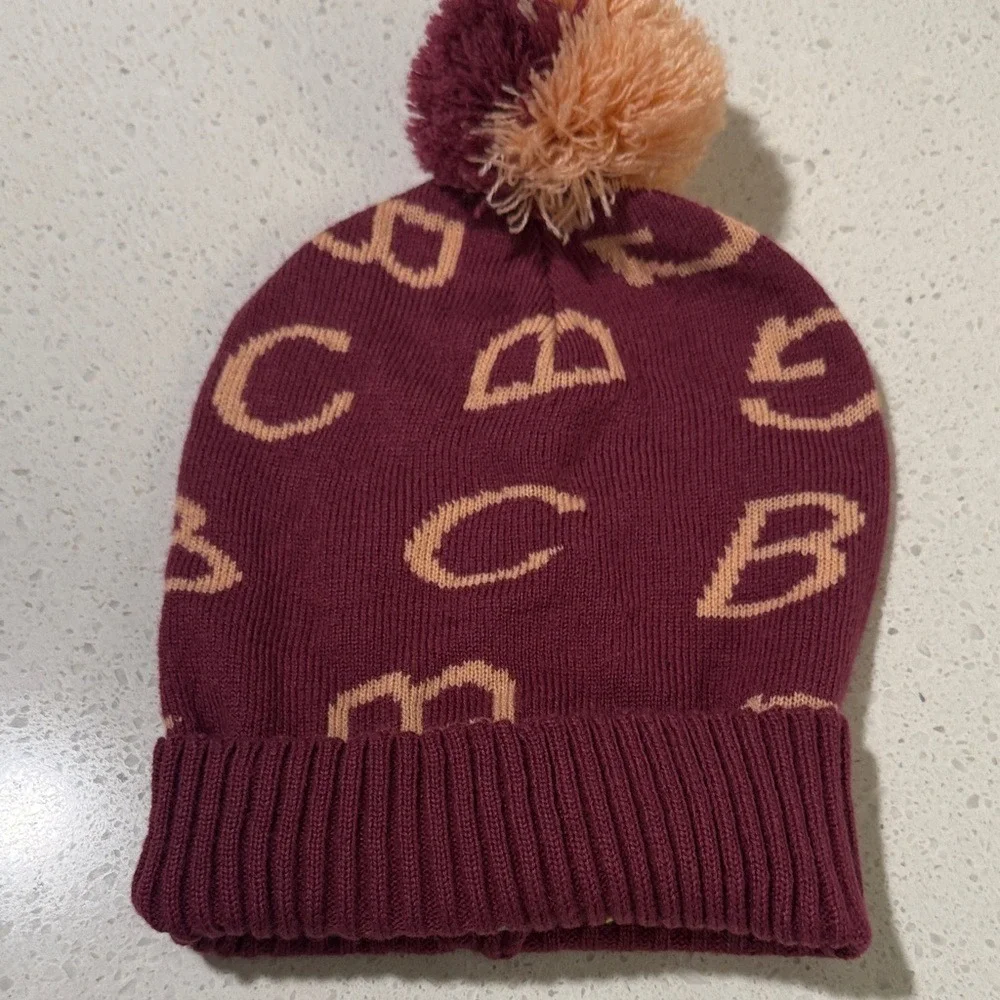 BCBGeneration Womens Knit Logo‎ Beanie Pom Pom Burgundy Peach NWT
